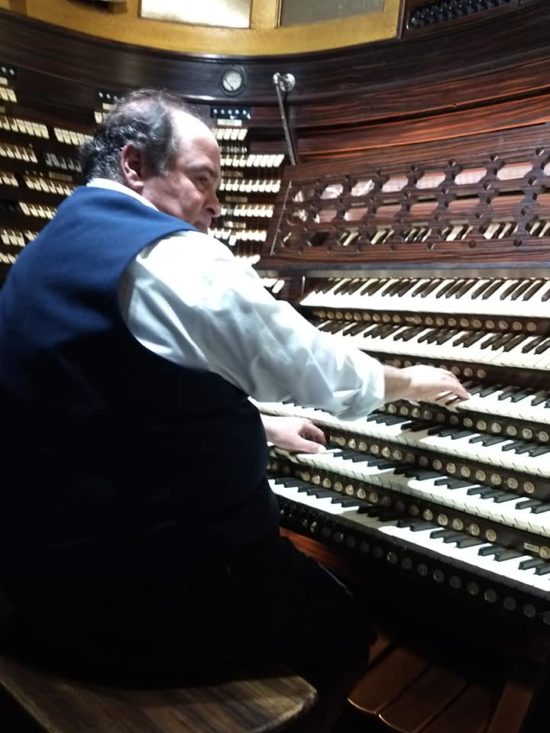 Playing The World S Largest Pipe Organ Joseph Bertolozzi